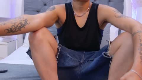 Zoe Krug online show from November 26, 11:55 am