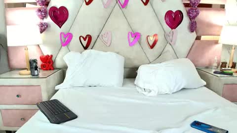 zoelucas online show from September 24, 7:17 pm