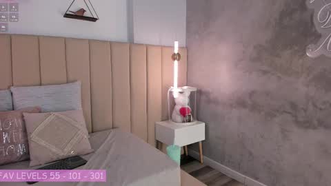 Snapshot of zoemonroee_ chatting on September 24, 9:07 pm Zoe online show from September 24, 9:07 pm