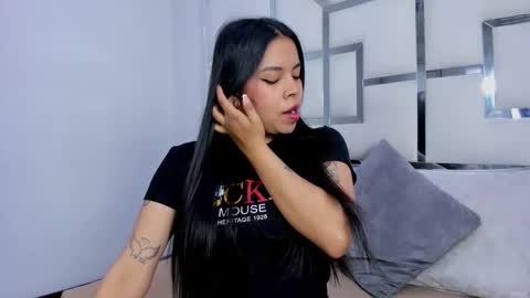 ZoeSwam online show from October 7, 12:24 pm