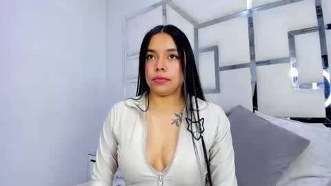 ZoeSwam online show from October 25, 11:40 am