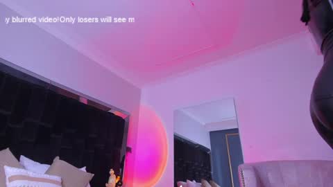 Snapshot of zoevidal_ chatting on February 6, 2:58 pm zoevidal_ online show from February 6, 2:58 pm