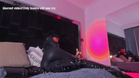 Snapshot of zoevidal_ chatting on February 13, 2:42 pm zoevidal_ online show from February 13, 2:42 pm