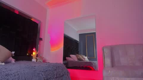 Snapshot of zoevidal_ chatting on February 20, 11:53 am zoevidal_ online show from February 20, 11:53 am