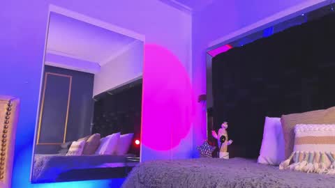 Snapshot of zoevidal_ chatting on March 5, 12:00 pm zoevidal_ online show from March 5, 12:00 pm