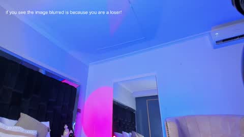 Snapshot of zoevidal_ chatting on March 6, 5:54 pm zoevidal_ online show from March 6, 5:54 pm