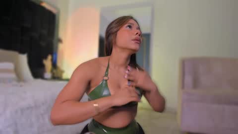 Snapshot of zoevidal_ chatting on September 12, 12:05 pm zoevidal_ online show from September 12, 12:05 pm