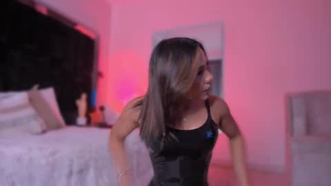 Snapshot of zoevidal_ chatting on September 22, 11:45 am zoevidal_ online show from September 22, 11:45 am