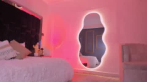 Snapshot of zoevidal_ chatting on October 1, 12:00 pm zoevidal_ online show from October 1, 12:00 pm