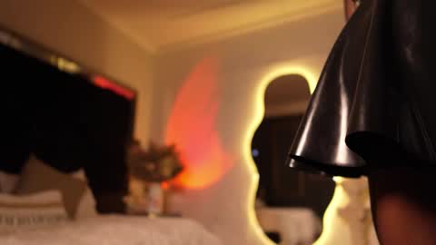 Snapshot of zoevidal_ chatting on October 8, 12:03 pm zoevidal_ online show from October 8, 12:03 pm