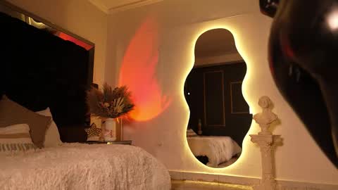 Snapshot of zoevidal_ chatting on October 11, 11:53 am zoevidal_ online show from October 11, 11:53 am