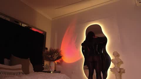 Snapshot of zoevidal_ chatting on October 26, 12:11 pm zoevidal_ online show from October 26, 12:11 pm