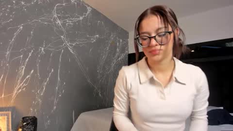 Zoe online show from October 20, 1:11 pm