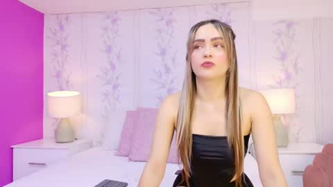 ZoeWilliis online show from September 30, 12:43 pm