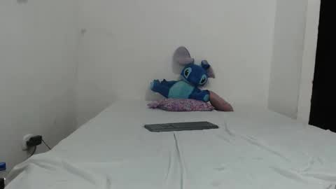 ZoeyANDNoah online show from November 19, 2:44 am