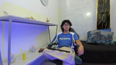     online show from November 19, 7:25 pm