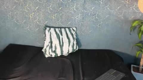 Zoe And Frienda online show from October 10, 6:18 pm