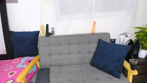 Snapshot of zou_quira chatting on November 24, 3:06 am zou_quira online show from November 24, 3:06 am