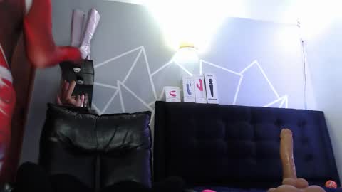 zpzphot online show from October 7, 1:36 am