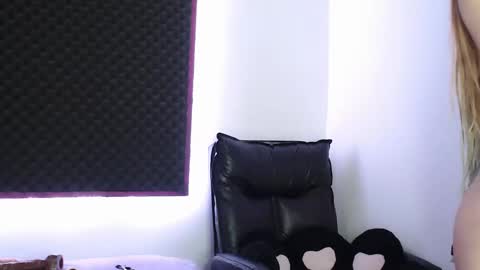 zpzphot online show from October 25, 1:40 pm