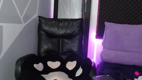 zpzphot online show from December 1, 10:59 pm