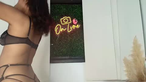 Zuri  online show from November 30, 7:07 pm