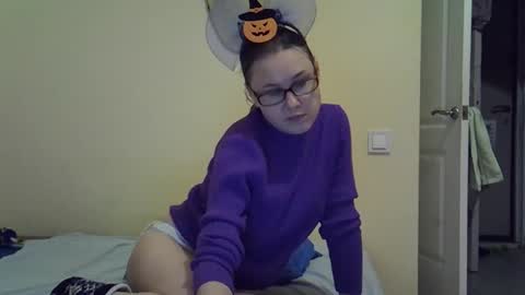 Zyuhre online show from October 31, 7:59 pm