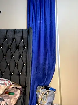 Snapshot of bigbooobs3 chatting on October 27, 4:16 am bigbooobs3 online show from October 27, 4:16 am