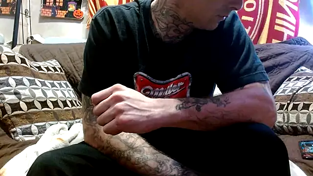 Snapshot of DADDY_KANE8--- chatting on February 5, 4:27 am DADDY KANE8--- online show from February 5, 4:27 am