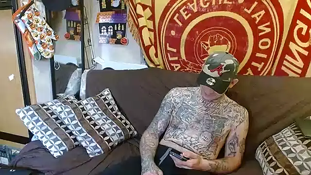 Snapshot of DADDY_KANE8--- chatting on February 6, 4:03 pm DADDY KANE8--- online show from February 6, 4:03 pm