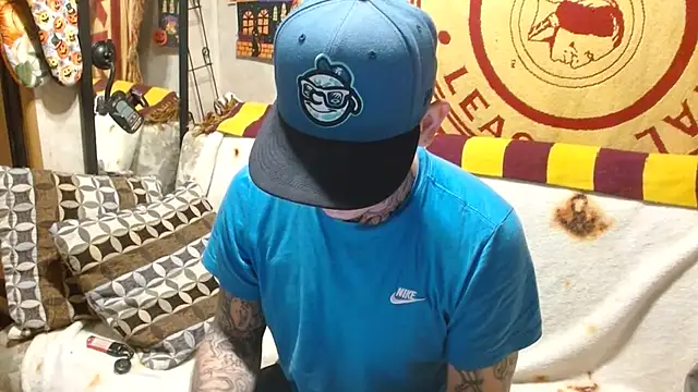 Snapshot of DADDY_KANE8--- chatting on February 12, 7:13 am DADDY KANE8--- online show from February 12, 7:13 am