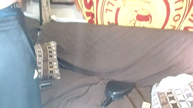 Snapshot of DADDY_KANE8--- chatting on February 16, 9:27 pm DADDY KANE8--- online show from February 16, 9:27 pm