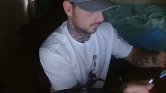 Snapshot of DADDY_KANE8--- chatting on November 10, 1:54 pm DADDY KANE8--- online show from November 10, 1:54 pm