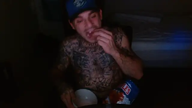 Snapshot of DADDY_KANE8--- chatting on November 23, 10:31 pm DADDY KANE8--- online show from November 23, 10:31 pm