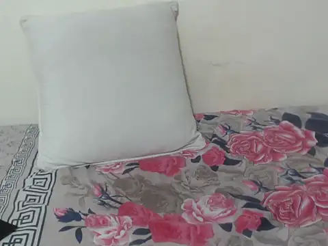 Snapshot of queen__ebony chatting on March 1, 11:15 pm queen ebony online show from March 1, 11:15 pm