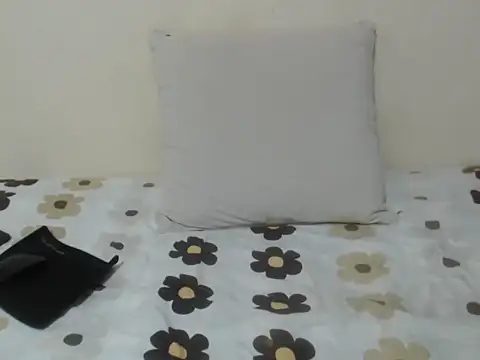 Snapshot of queen__ebony chatting on March 15, 6:54 pm queen ebony online show from March 15, 6:54 pm