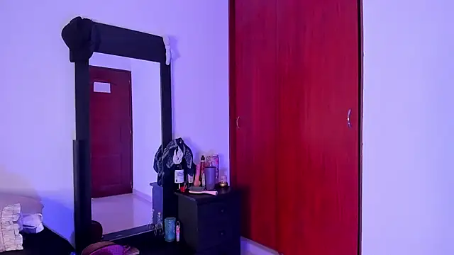 little kayla  online show from December 6, 11:47 pm