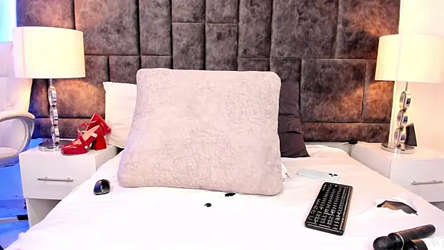 Petit-Rosse online show from January 10, 1:21 am