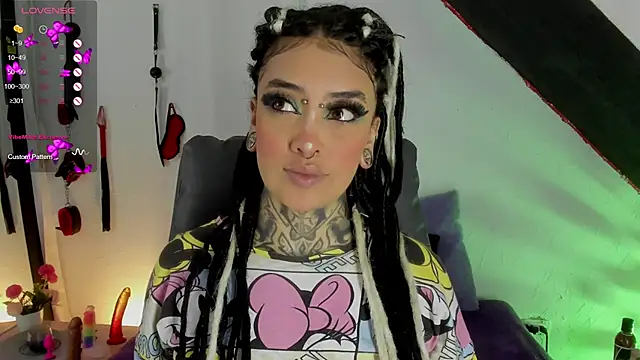 Cata green online show from March 17, 9:02 pm