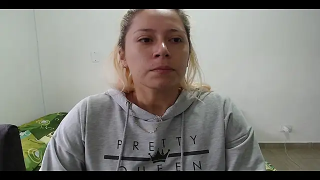 MommyMiaWs online show from February 13, 12:54 pm