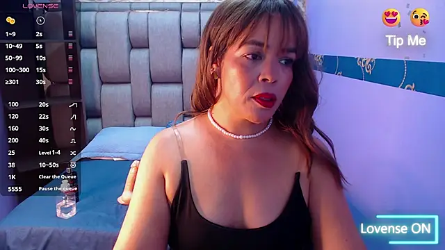 Snapshot of Abril_Beltran_ chatting on March 12, 9:35 pm Abril Beltran online show from March 12, 9:35 pm