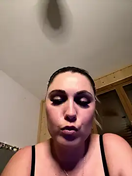 Snapshot of Leanymphoo chatting on February 24, 9:31 pm Leanymphoo online show from February 24, 9:31 pm