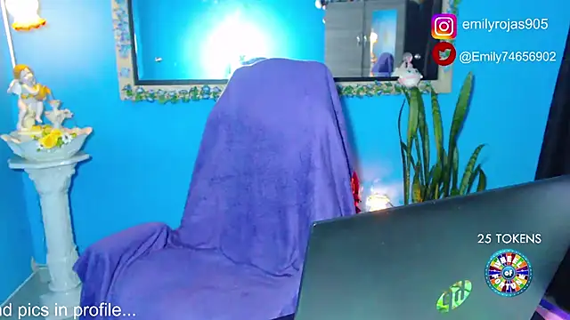 EmiTranny online show from December 28, 9:08 pm