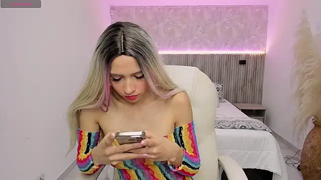 emilly smith 1 online show from January 15, 3:11 am