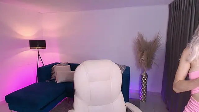 emilly smith 1 online show from March 20, 3:13 am