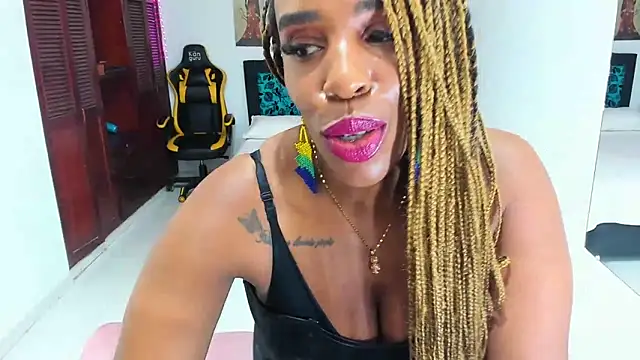 Snapshot of TAYLORR778 chatting on January 16, 8:25 pm TAYLORR778 online show from January 16, 8:25 pm