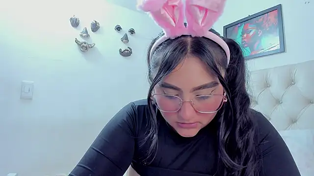 NayaWayne online show from December 13, 12:42 am