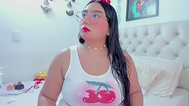 NayaWayne online show from March 21, 4:18 pm