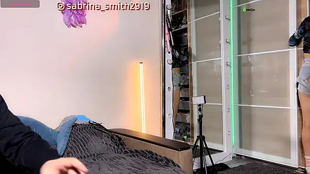 sabrinasmith23 online show from September 25, 6:44 pm