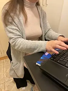 AlisaaRose online show from March 12, 7:28 pm